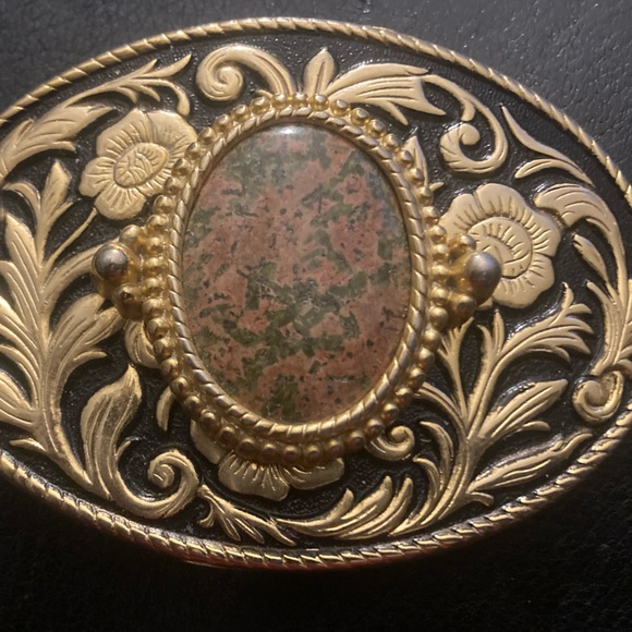 Rare Find Gold & Black Oval Shaped Floral & Leaf Design Belt Buckle - Picture 2 of 16